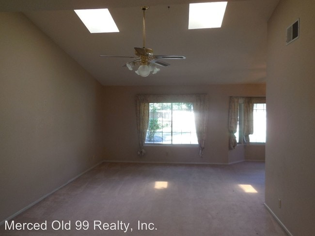 Building Photo - 1139 Curry Village Ct