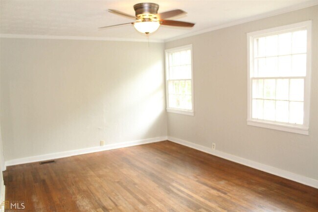 Building Photo - 33 Bailey Dr