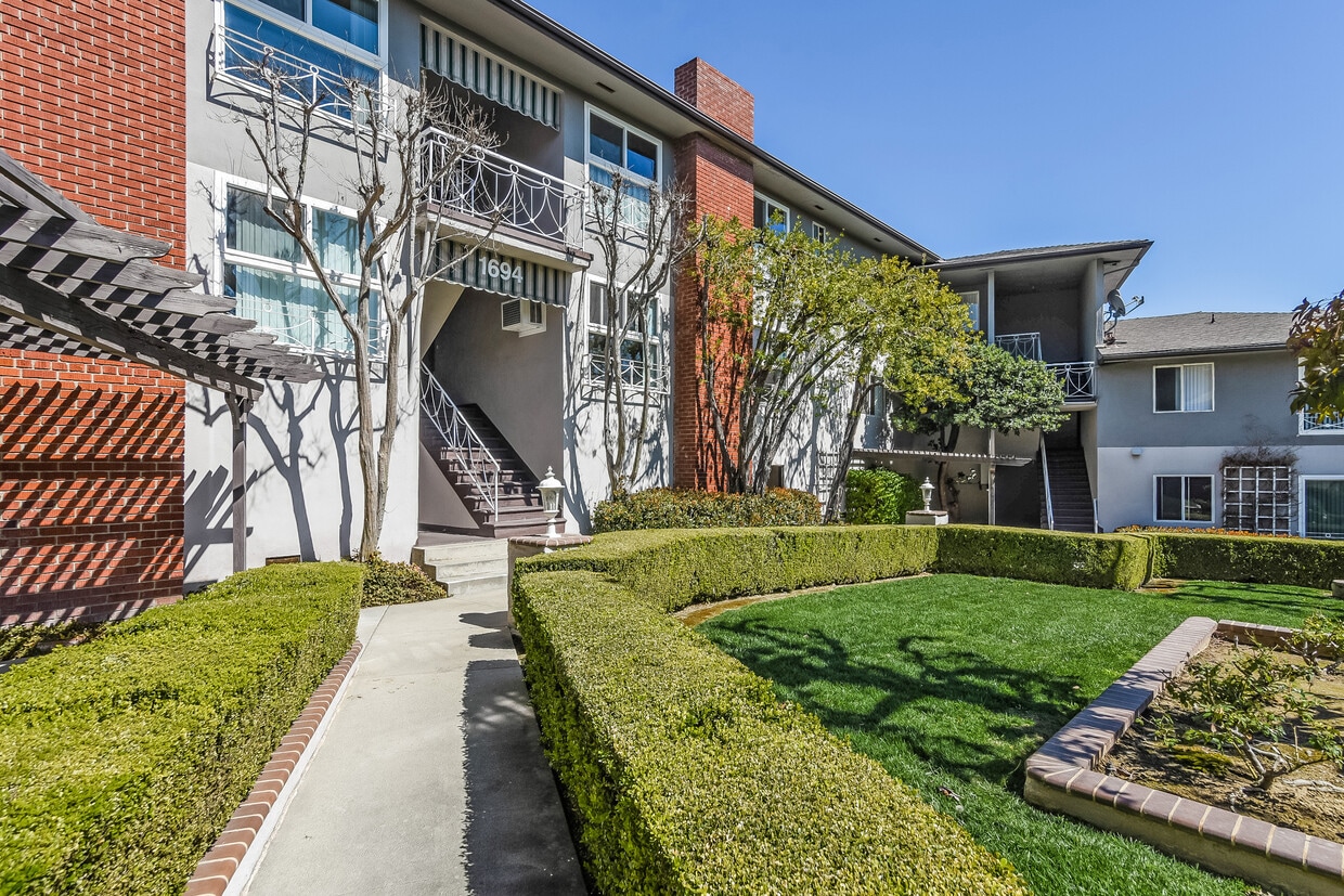 1696 Amberwood Dr Unit C, South Pasadena, CA 91030 Apartments in