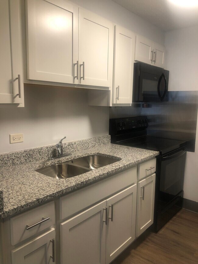 Mattoon Towers 62+ and handicapped Apartments 87 Prairie Ave Mattoon