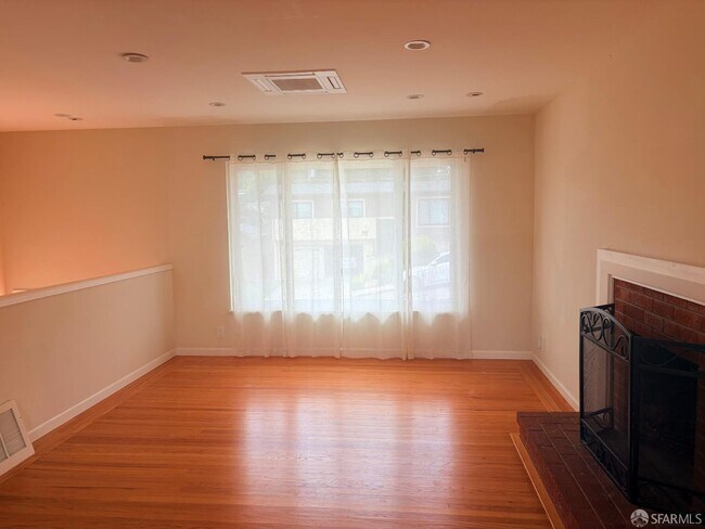 Foto del edificio - 2555 Sherwood Dr