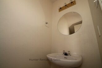 Building Photo - 1710 Spring Rose Cir