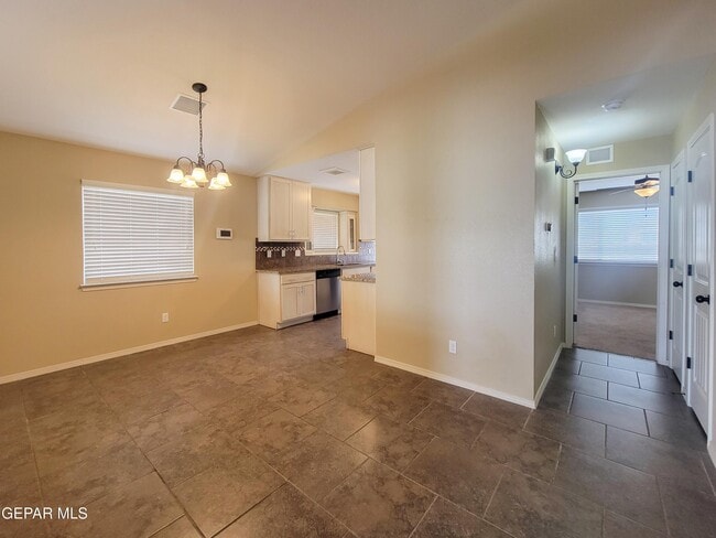 Building Photo - 12785 Tre Maximiliano Ave
