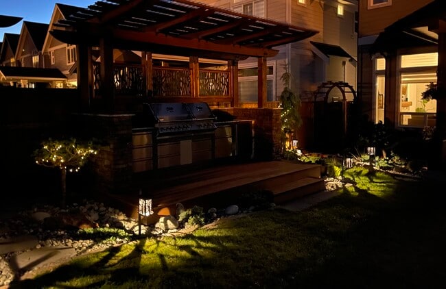 Building Photo - 15888 Mountain View Dr