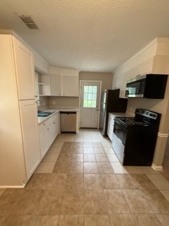 Foto del edificio - 9413 Split Rail Ln