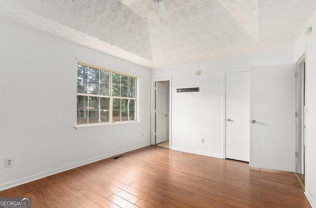 Building Photo - 45 Pleasure Dr