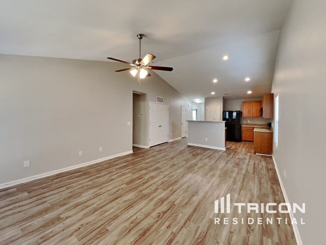 Foto del edificio - 304 Kendall Dr