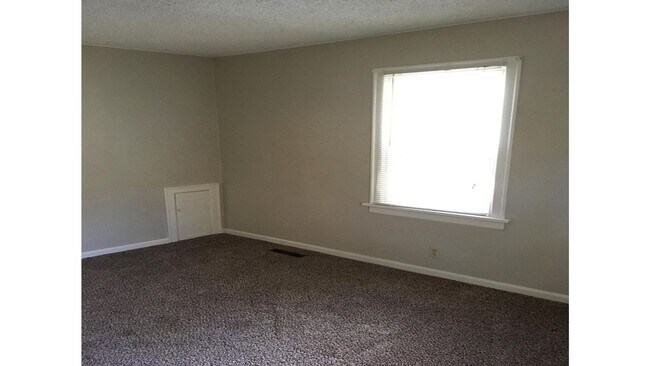 Building Photo - 705 N 16th St