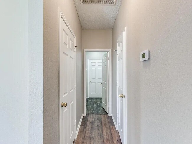 Building Photo - 4713 Park Downs Dr