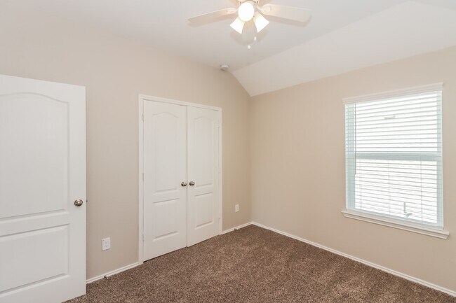 Foto del edificio - 439 Sky Ridge Dr