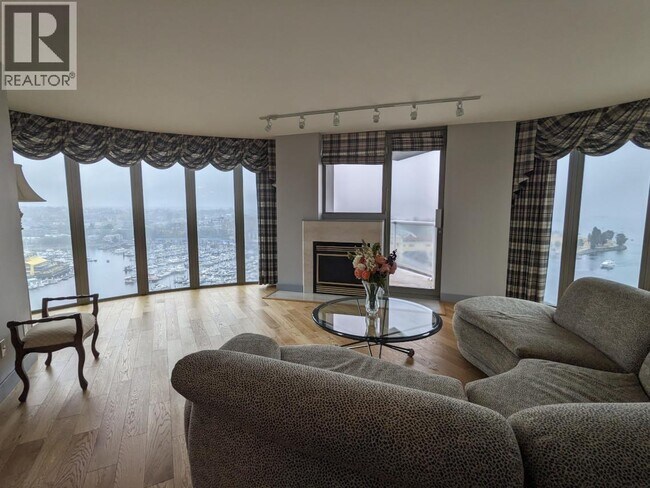 Photo du bâtiment - 1000 Beach Ave