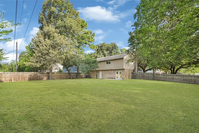 Building Photo - 8610 Timber View Dr