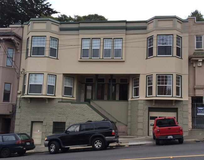 Building Exterior - 325 Parnassus Ave