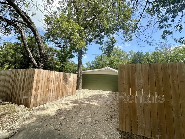 Foto del edificio - 1821 Live Oak Ave