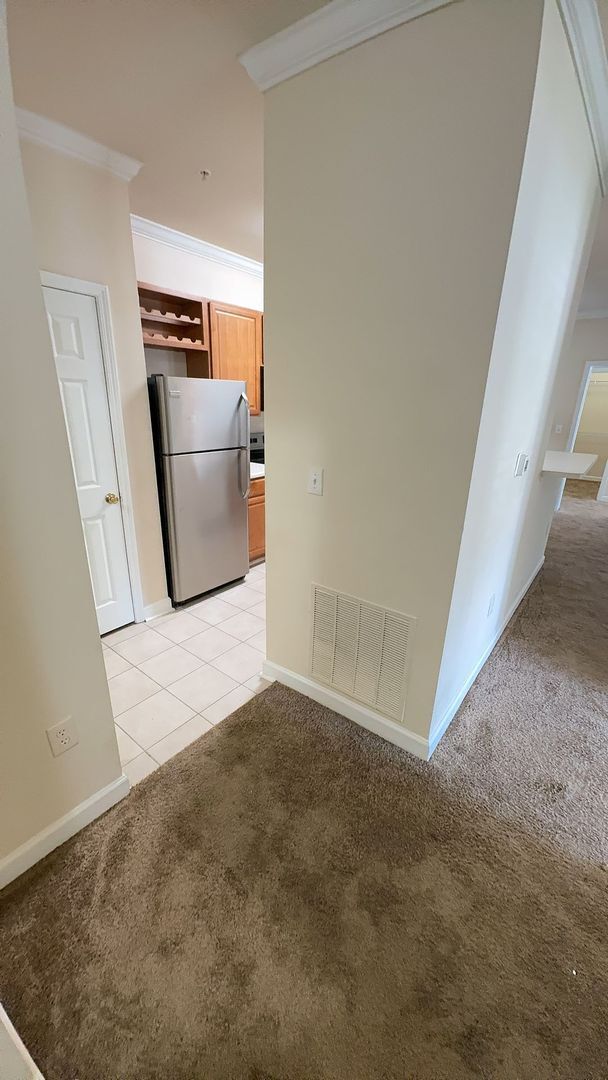 Building Photo - Come see this 2 bedroom, 2 bath, first-flo...