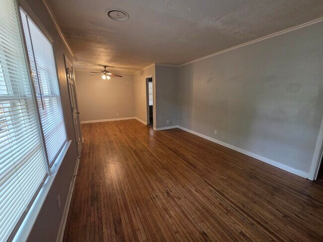 Foto del edificio - 5369 Lochinvar Rd