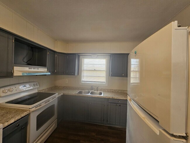 Building Photo - 4800 Verne