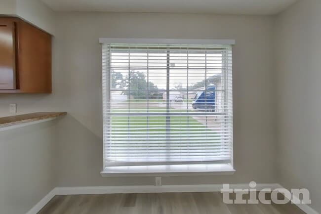 Building Photo - 14831 Waterside Dr