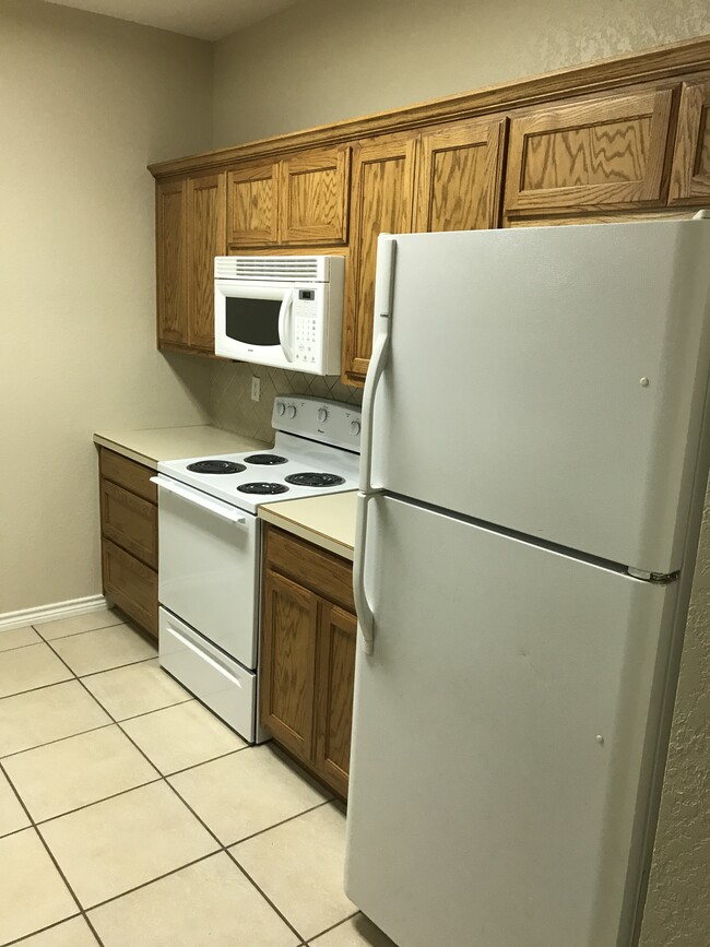 Foto del edificio - 227 Bluebonnet St