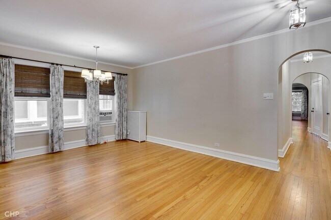 Foto del edificio - 7548 N Oakley Ave