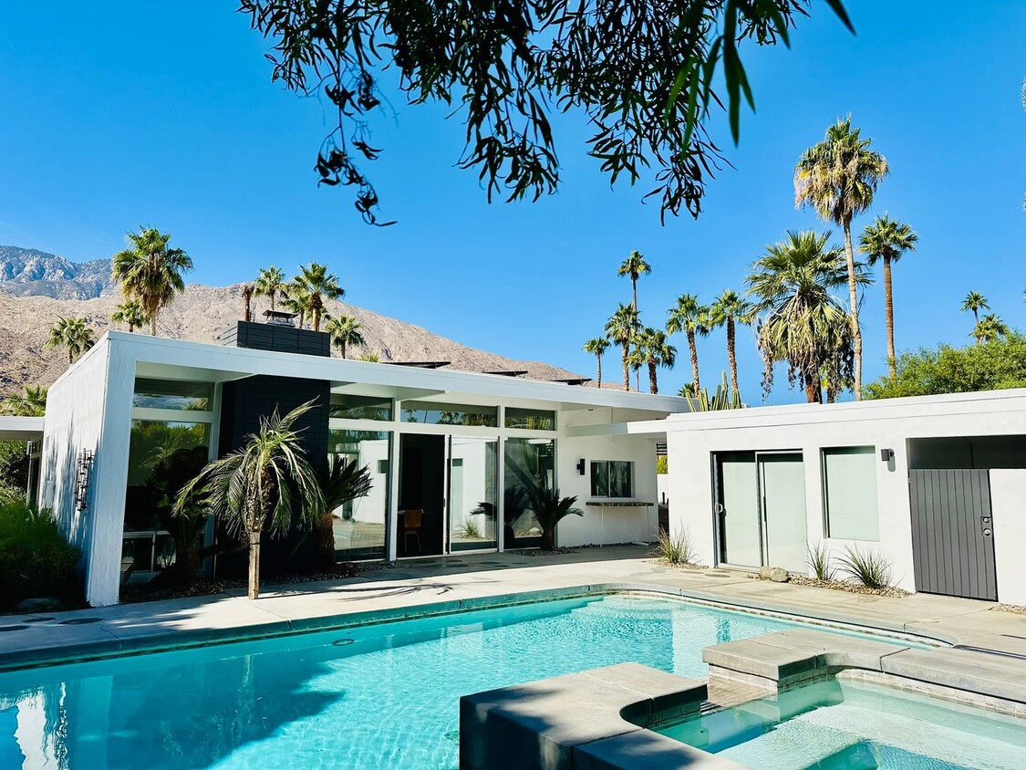 Foto principal - Stunning Midcentury Retreat in Twin Palms ...