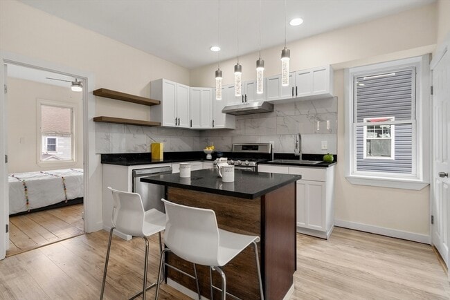 Building Photo - 3417 Washington St