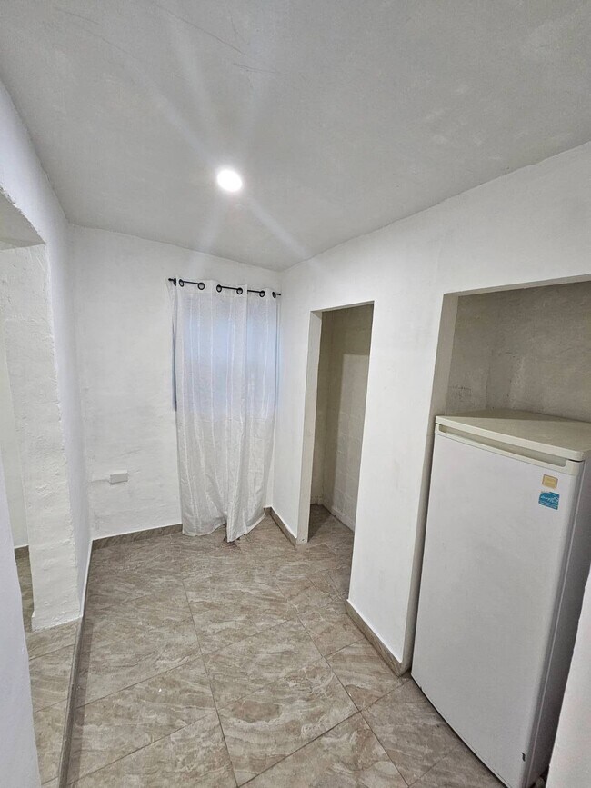 Foto del edificio - 4534 SW 1st St