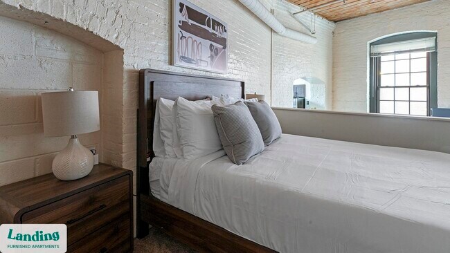 Foto del edificio - 121 S Fremont Ave