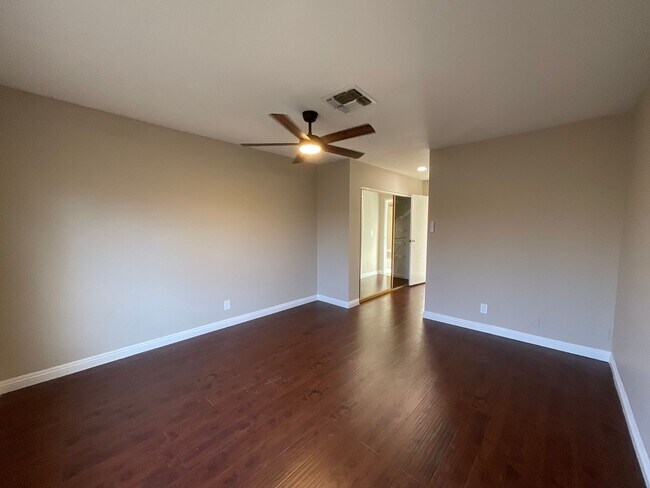 Foto del edificio - Single story home, 3br, 2bath, 1cg