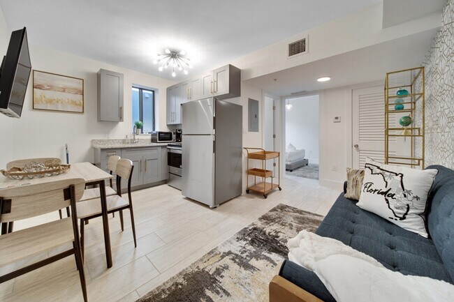 Foto del edificio - 2166 SW 14th Terrace