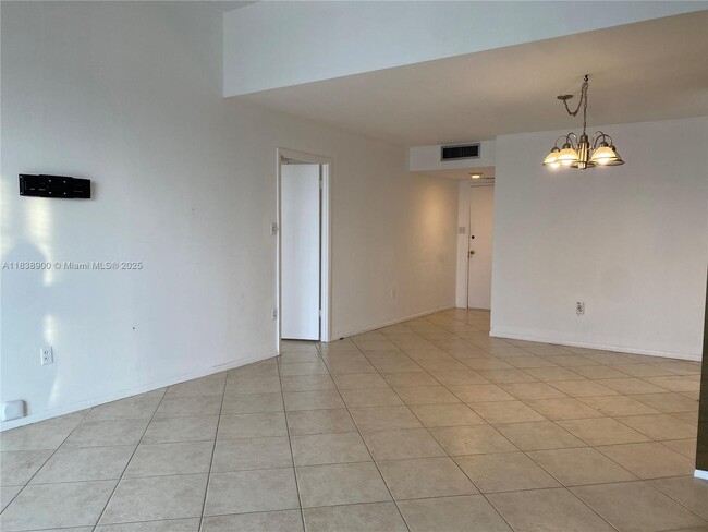 Building Photo - 18031 Biscayne Blvd