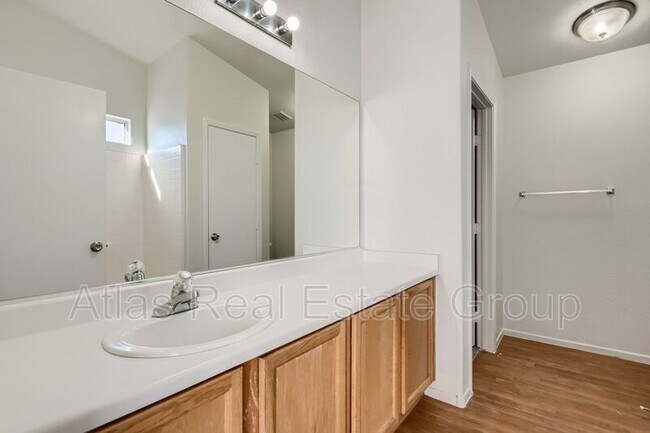 Building Photo - 5860 Aimless St