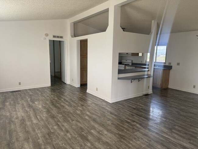 Building Photo - 6242 Von Dollen Rd