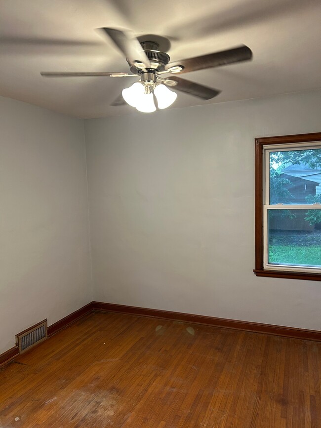 Building Photo - 417 W Hoosac St