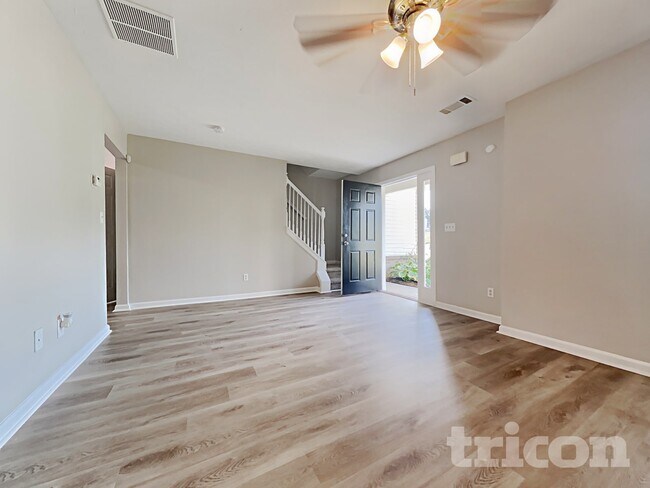 Foto del edificio - 405 Tori Dr