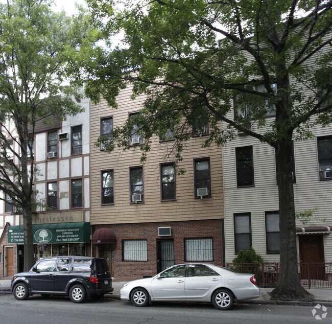Building Photo - 211 Nassau Ave