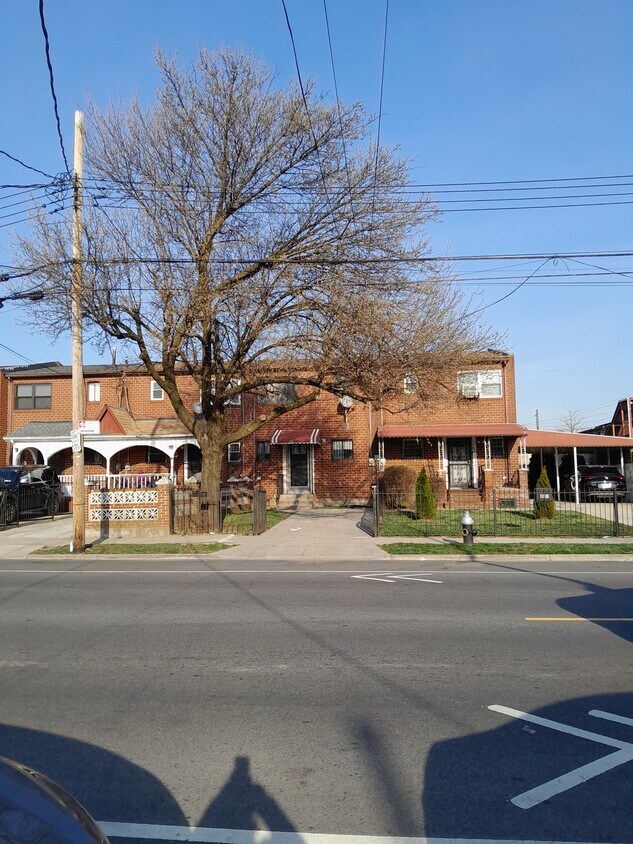 Foto del edificio - 801 Mother Gaston Blvd