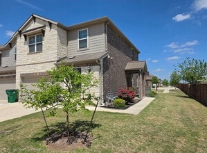 Building Photo - 602 Pearly Eye Dr
