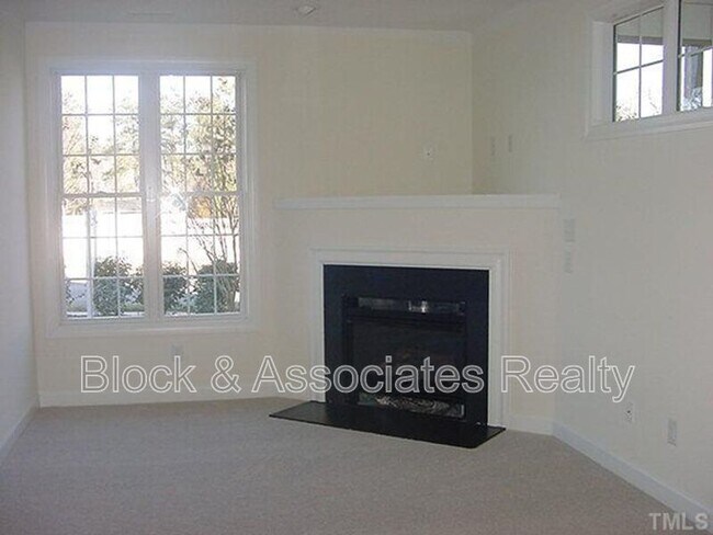 Building Photo - 4639 Pooh Corner Dr