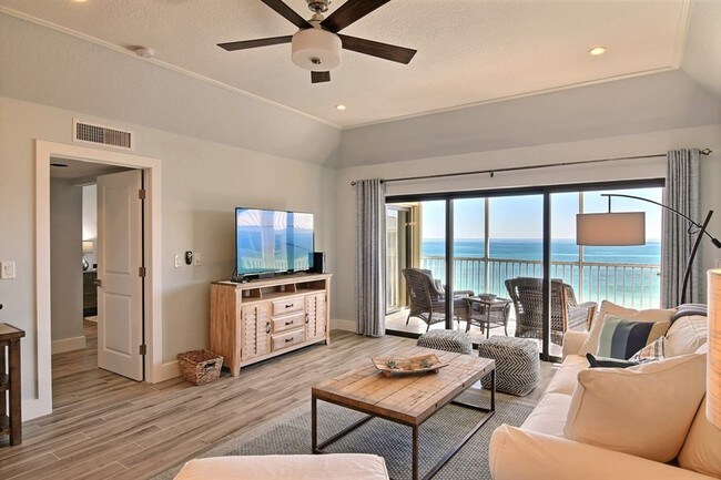 Building Photo - 8840 S Sea Oaks Way