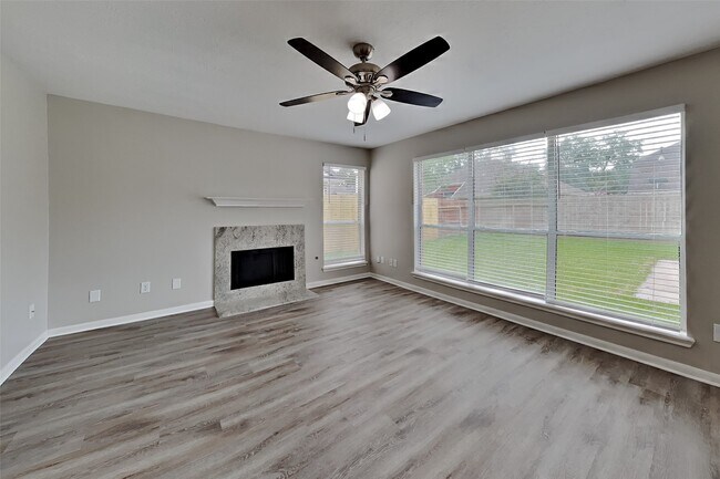 Foto del edificio - 12827 Deer Cove Ln
