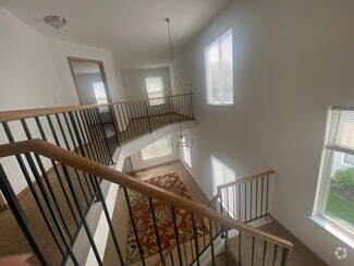 Building Photo - 14058 Edgewater Dr