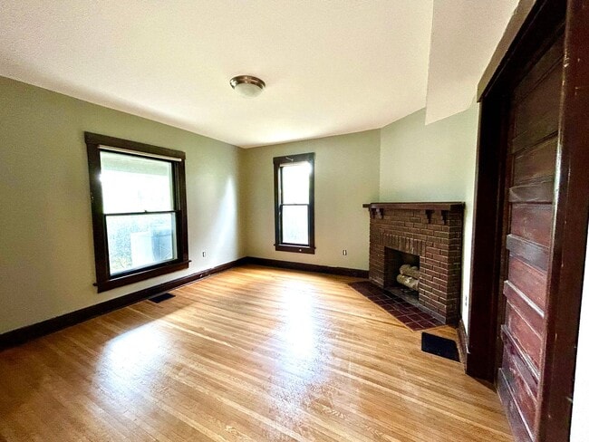 Building Photo - 405 N Indiana Ave