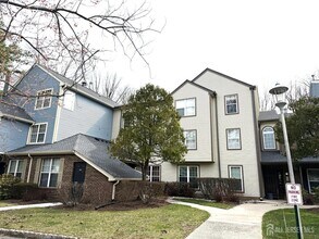 Building Photo - 5083 Beech Ct