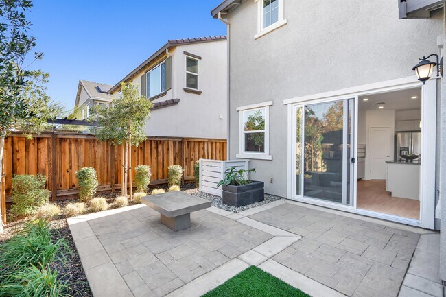 Building Photo - 297 Bear Creek Dr
