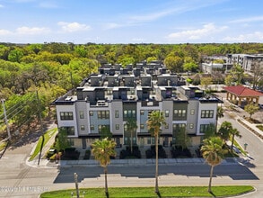 Building Photo - 1625 Bridgeton Dr