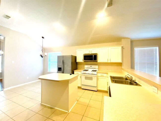 Foto del edificio - 5615 Brookhollow Oaks Trail