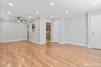 Building Photo - 382 Cator Ave