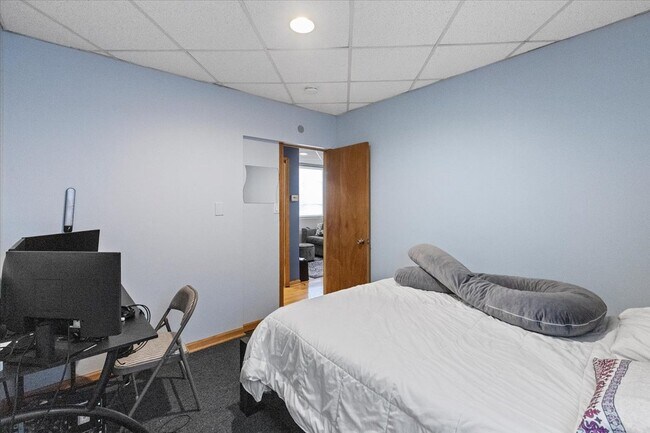Foto del edificio - 7136 Windsor Ave