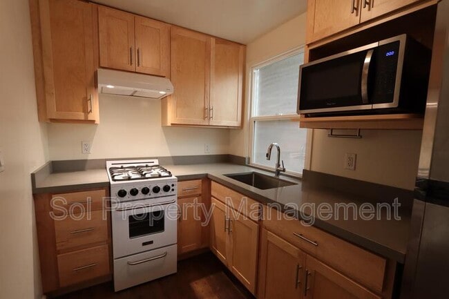 Building Photo - 331 Mission St